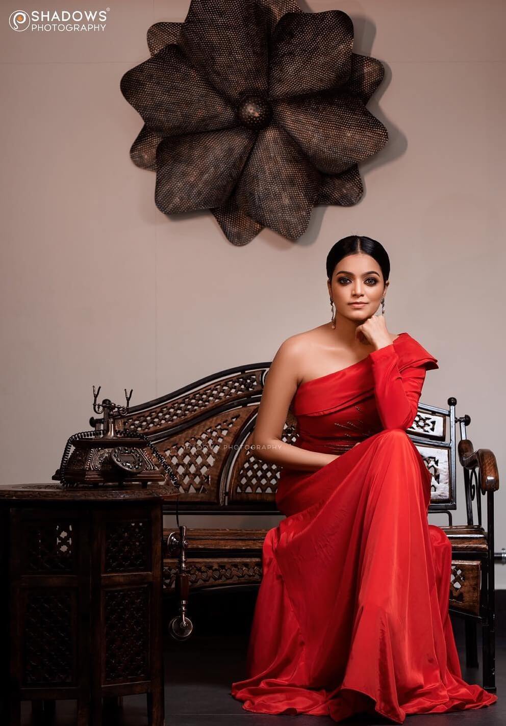 Janani Iyer Chic & Splendid Look In One Side Shoulder Evening  Gown
