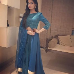 Ketaki Mategaonkar Pretty Outfits, Looks & Style: Traditional Outfit & Look 
