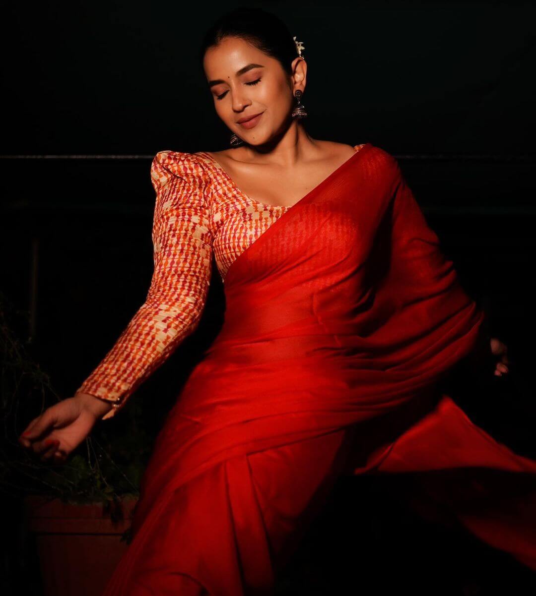 Komalee Prasad Outfits And Fashion
