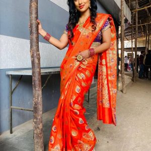 Kranti Redkar Ethnic Saree & Kurta Outfit & Looks : Ethnic Saree Outfit 