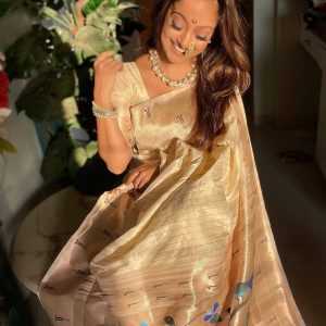 Manasi Naik Ethnic ,Western Outfits & Looks: Ethnic Outfit & Looks 
