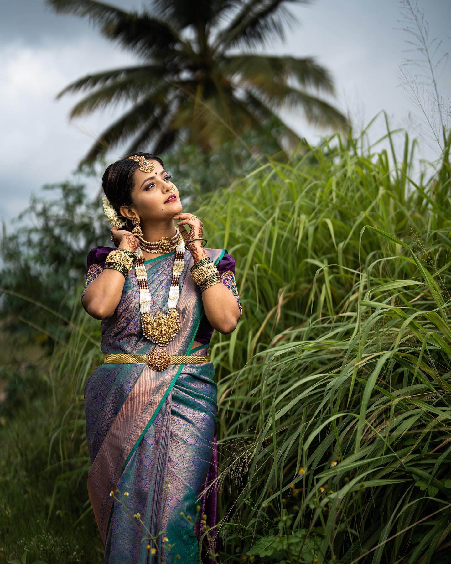 Mayuri Kyatari In Grey & Green Shaded Kanjeevaram Saree Paired With  Heavy Gold & Pearl Jewellery Is Perfect South Indian Bridal Look