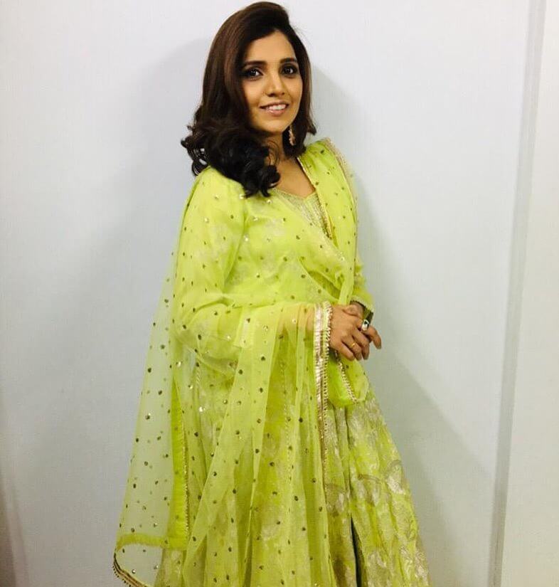Mukta Barve In Lime Green Kurta Outfit Gives Us Festive Vibes