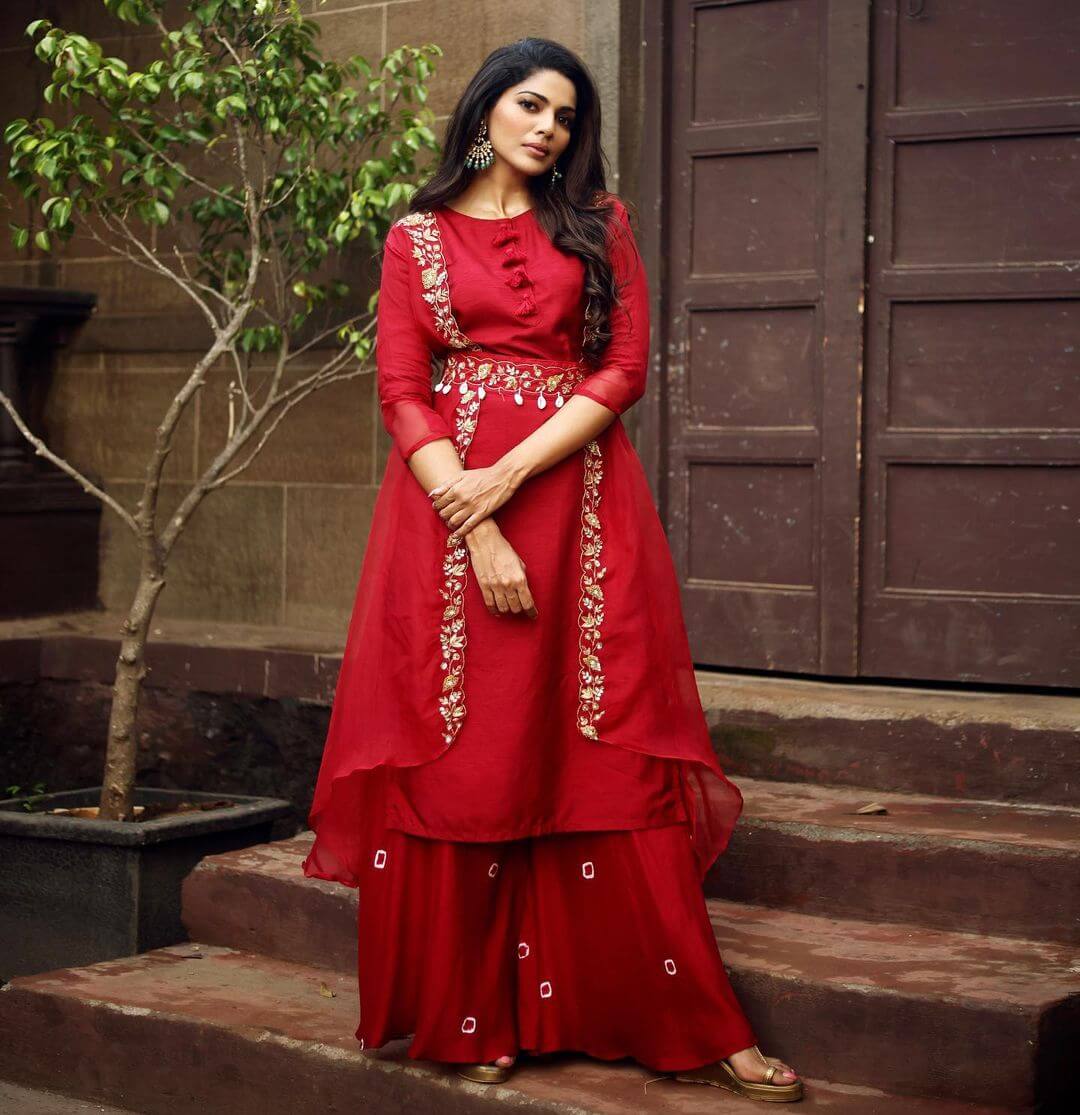 Pooja Sawant Stunning Outfits And Looks