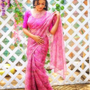 Prarthana Behere Beautiful & Traditional Looks & Outfit: Pink Floral Saree Outfit