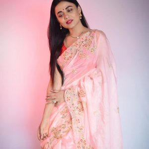 Prarthana Behere Beautiful & Traditional Looks & Outfit: Pistal Pink Orgenza Saree Ethnic Wear 