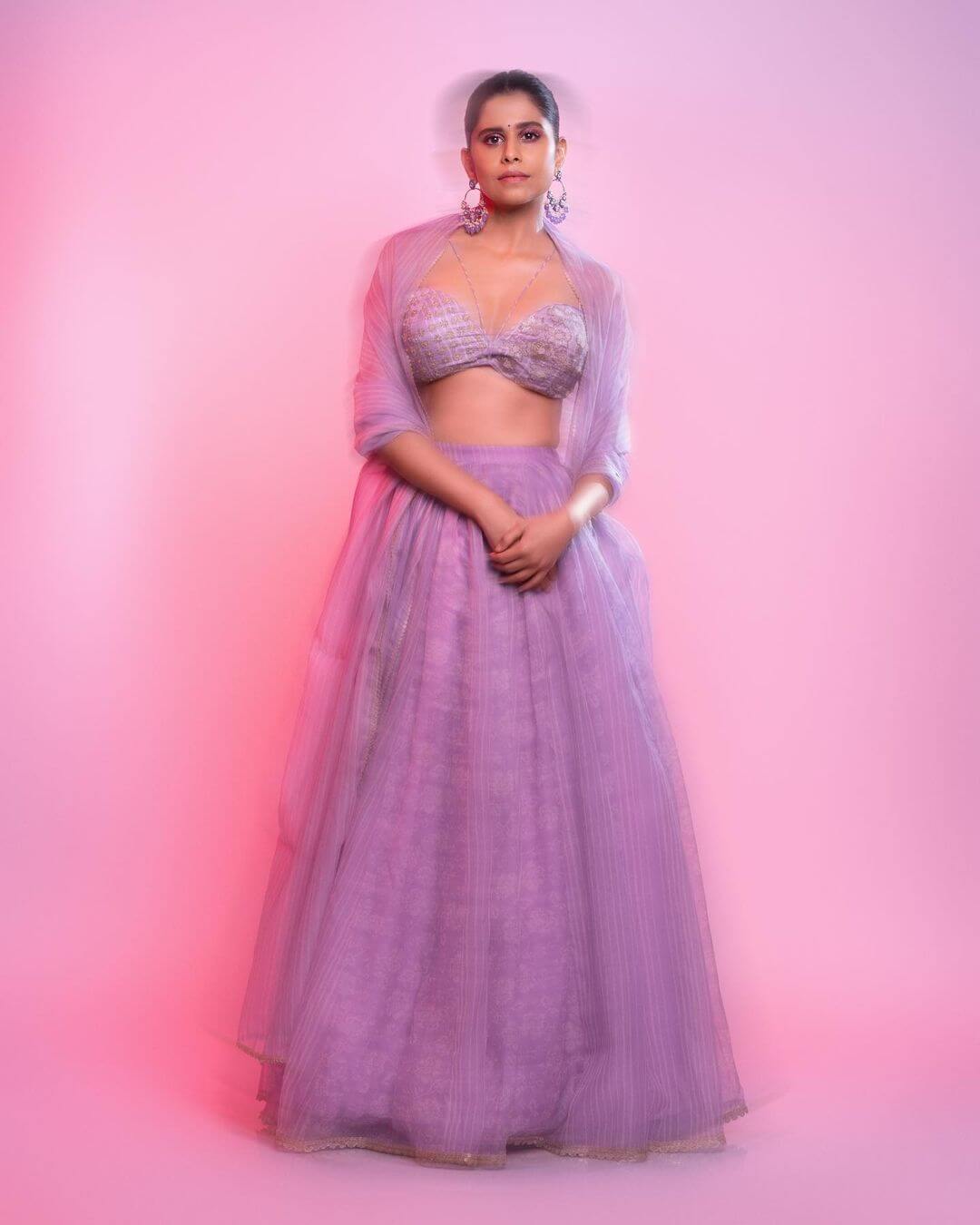  Sai Tamhankar Stylish Outfits & Looks Inspo : Sai Tamhankar Look Ravishing In Light Purple Lehenga Outfit