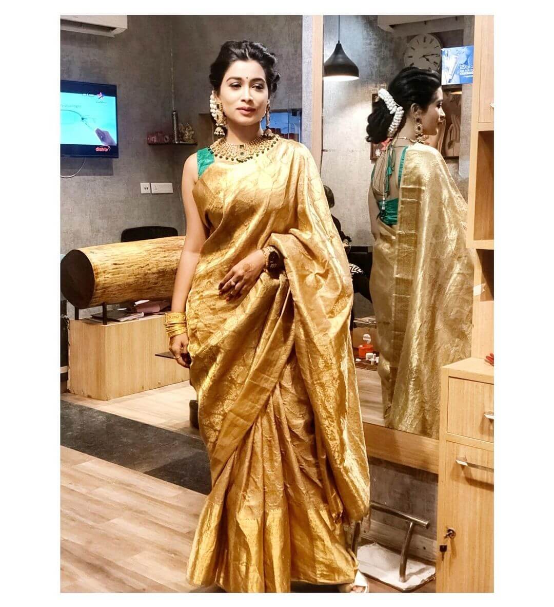 Ruchita Jhadav Elegant Outfits And Looks