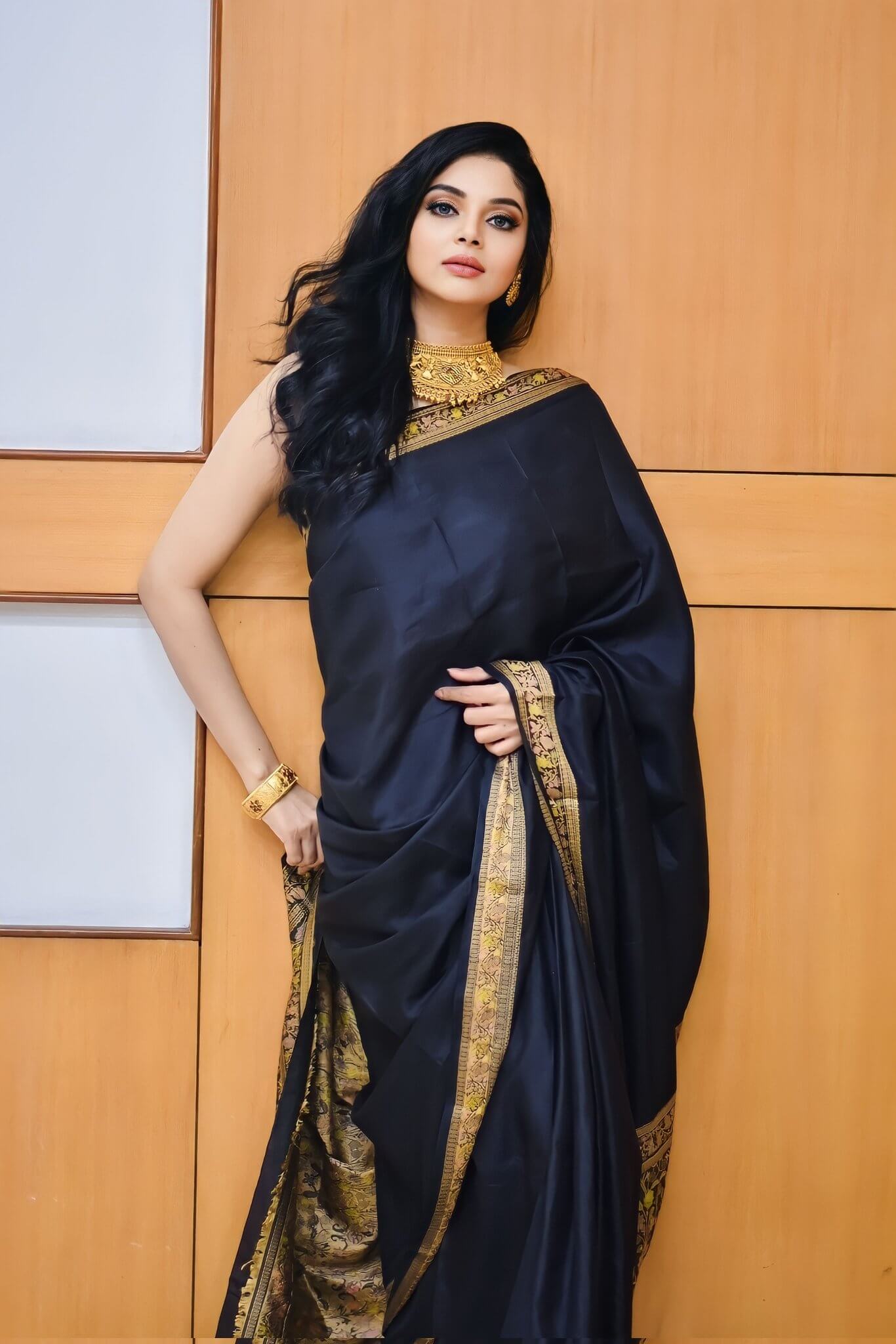 Sanam Shetty Black Silk Paired With Beautiful Golden Choker Necklace