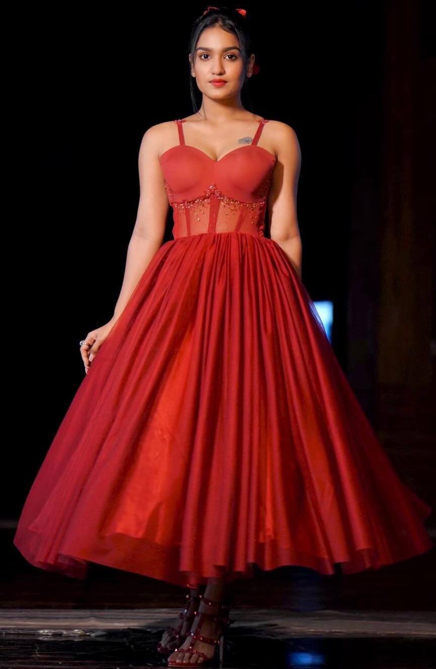 Saniya Iyappan In Red Fit & Flare Sexy Gown
