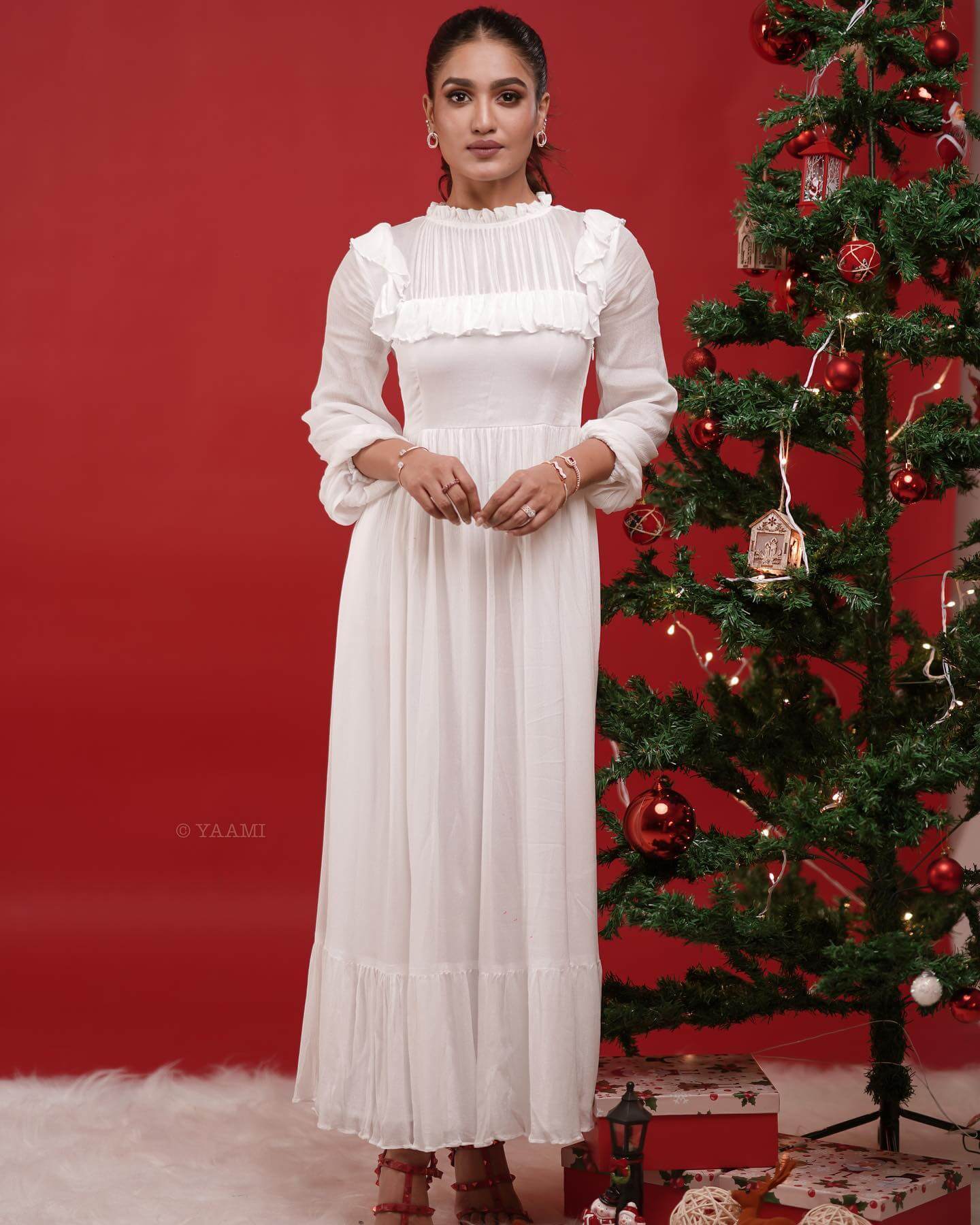 Saniya Iyappan Simple & Elegant Look In White Maxi Dress
