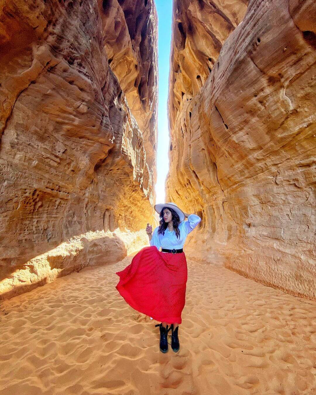 Sanskruti Balgude Mesmersizing Outfits And Looks