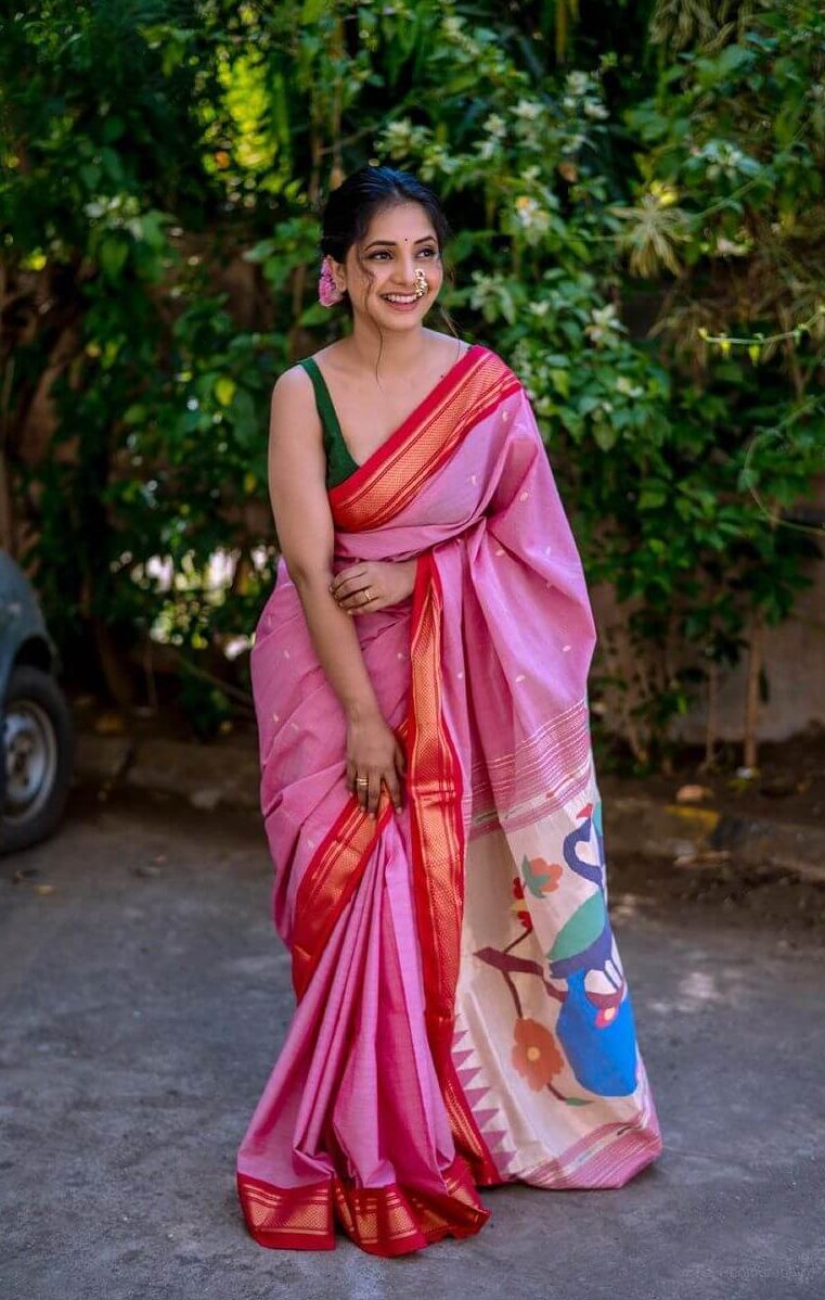 Sayali Sanjeev Flattering Look In Light Pink Hand Print Silk Saree Paired With Sleeveless Deep Neck Green Blouse
