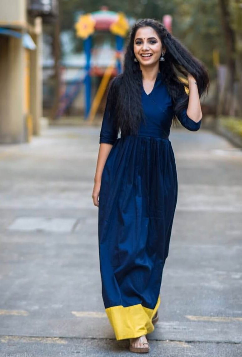 Sayali Sanjeev Look Fabulous In Blue & Yellow Long Kurta
