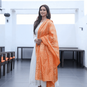 Shivani Surve Simple &Elegant Outfit ,Looks & Style: Ethnic Kurta Wear 