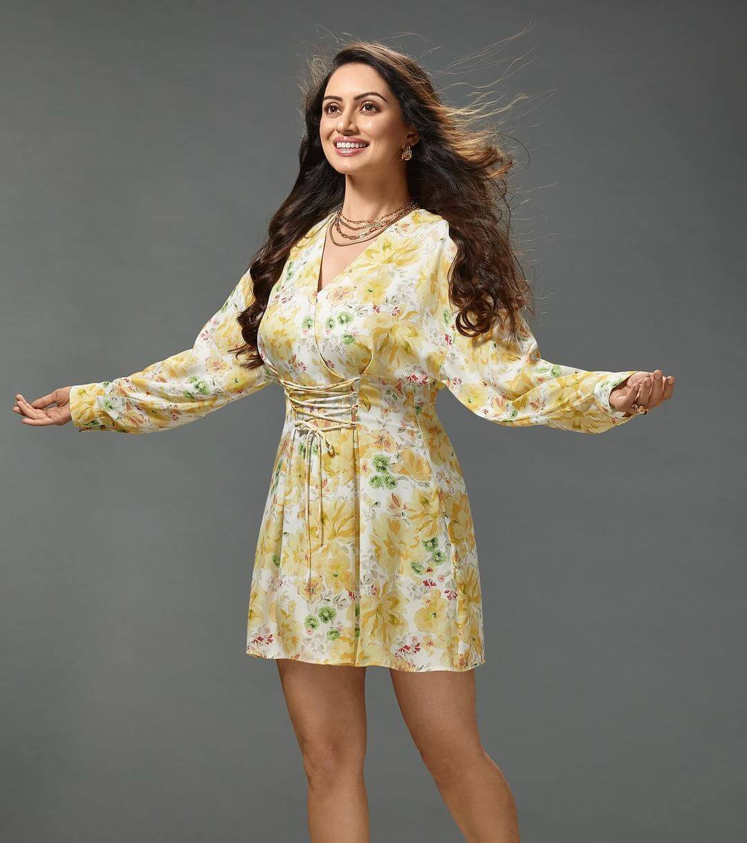 Shruti Marathe Mesmerizing Outfits And Looks