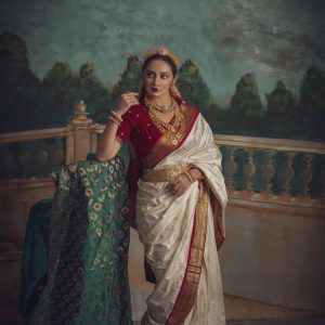 Shruti Marathe Mesmerizing Outfits & Looks : Bridal Outfits & Looks 