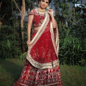 Smita Shewale Sophisticated Outfits & Looks : Bridal Outfit & Looks 