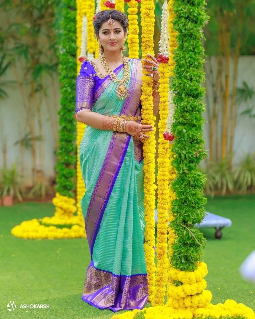 Sneha In Traditional  South Indian Saree Look With Heavy Gold Temple Design Jewellery