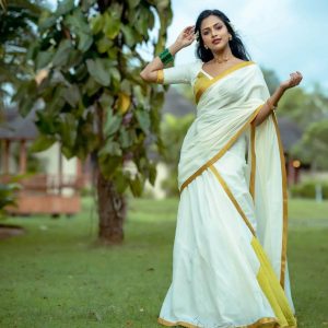 Amala Paul Hot & Sexy Outfits & Looks : Traditional Outfit & Looks 