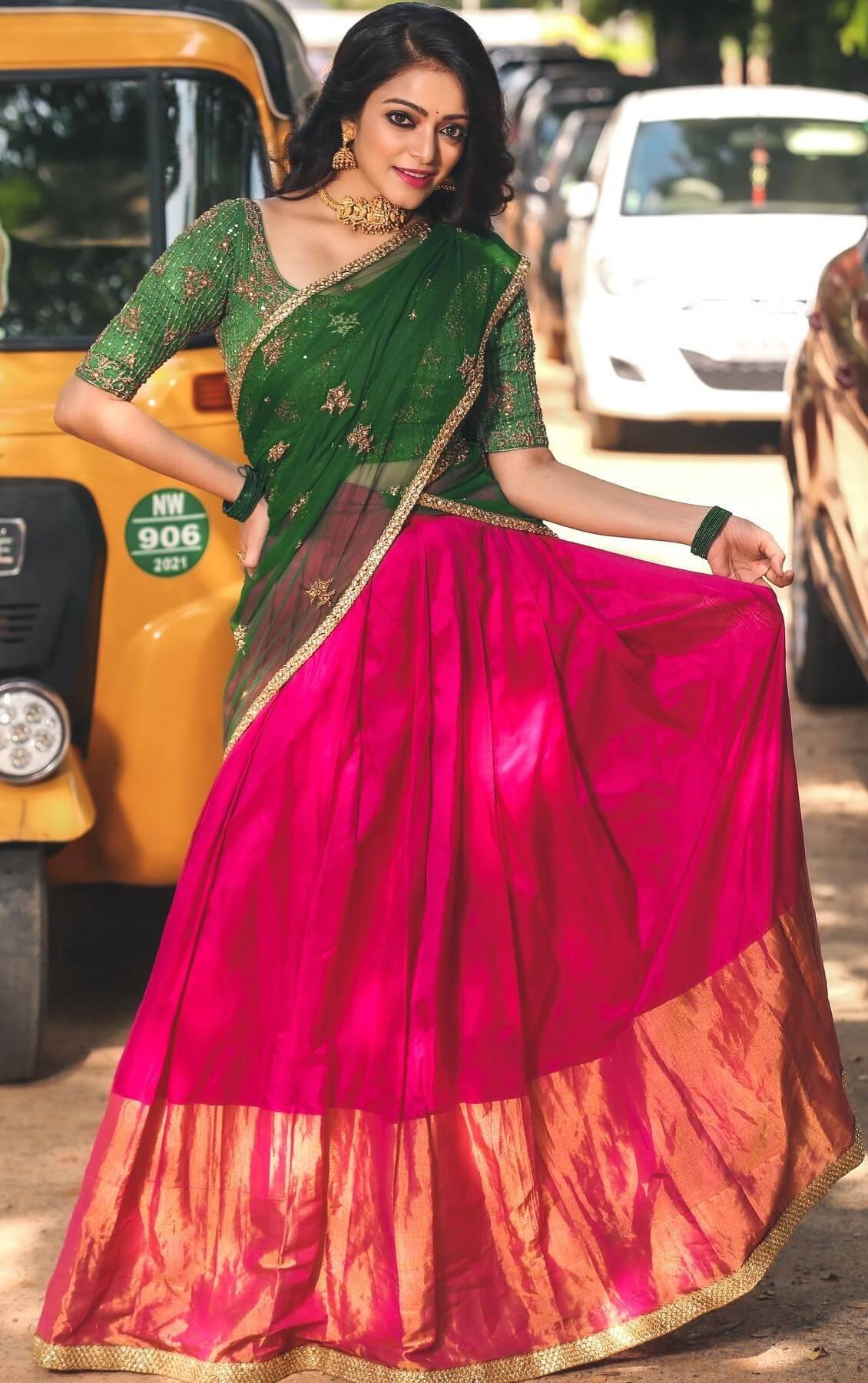 South  Actress Janani Iyer In Pink & Green Lehenga Outfit