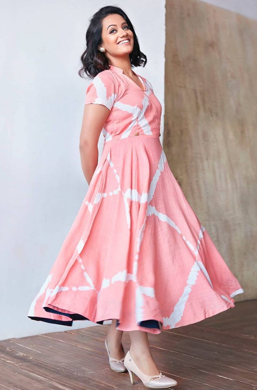 Spruha Joshi Look Pretty In Pink White Tie & Dye Dress