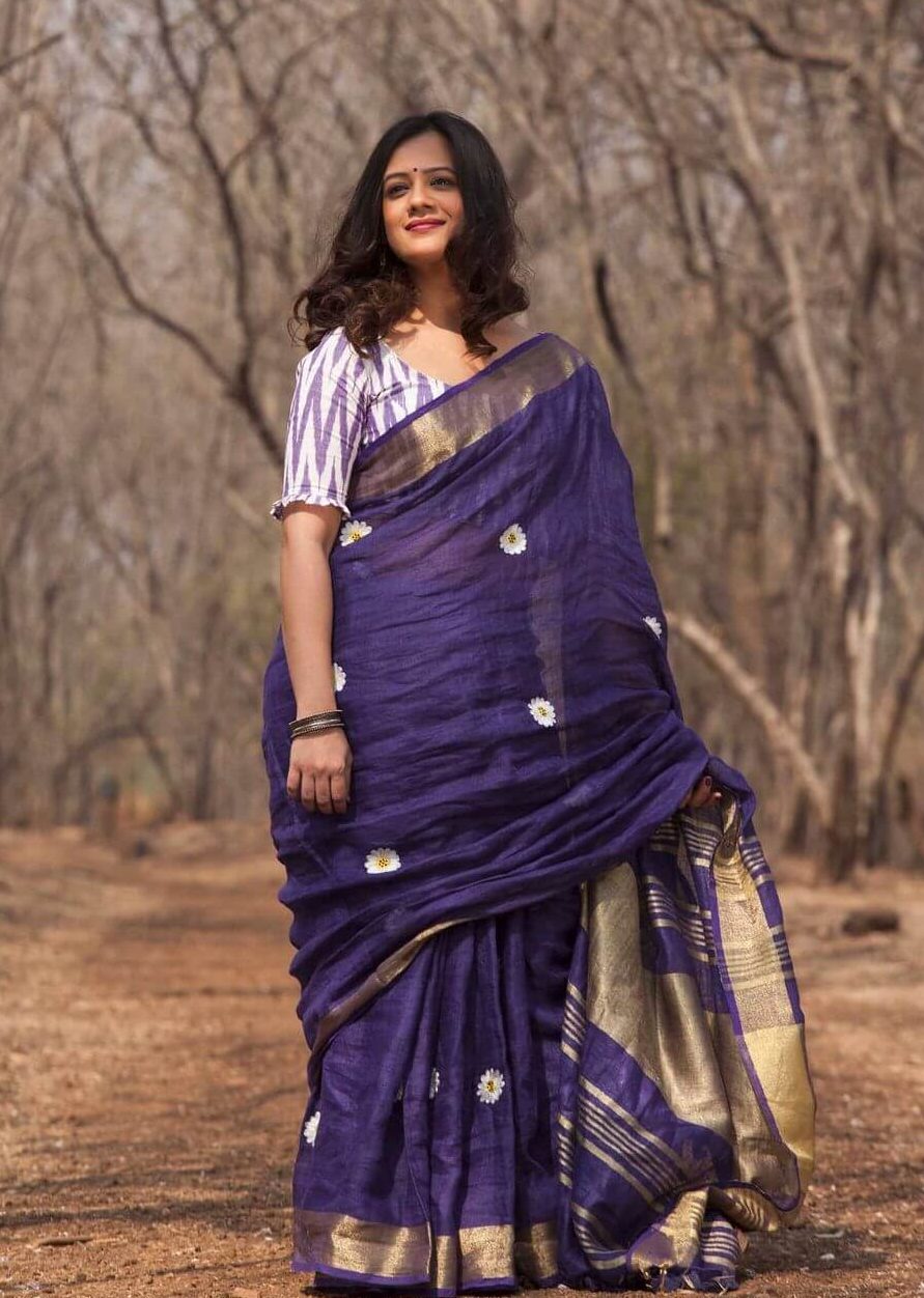 Spruha Joshi Simple & Elegant Look In Purple Cotton Zari Work Saree