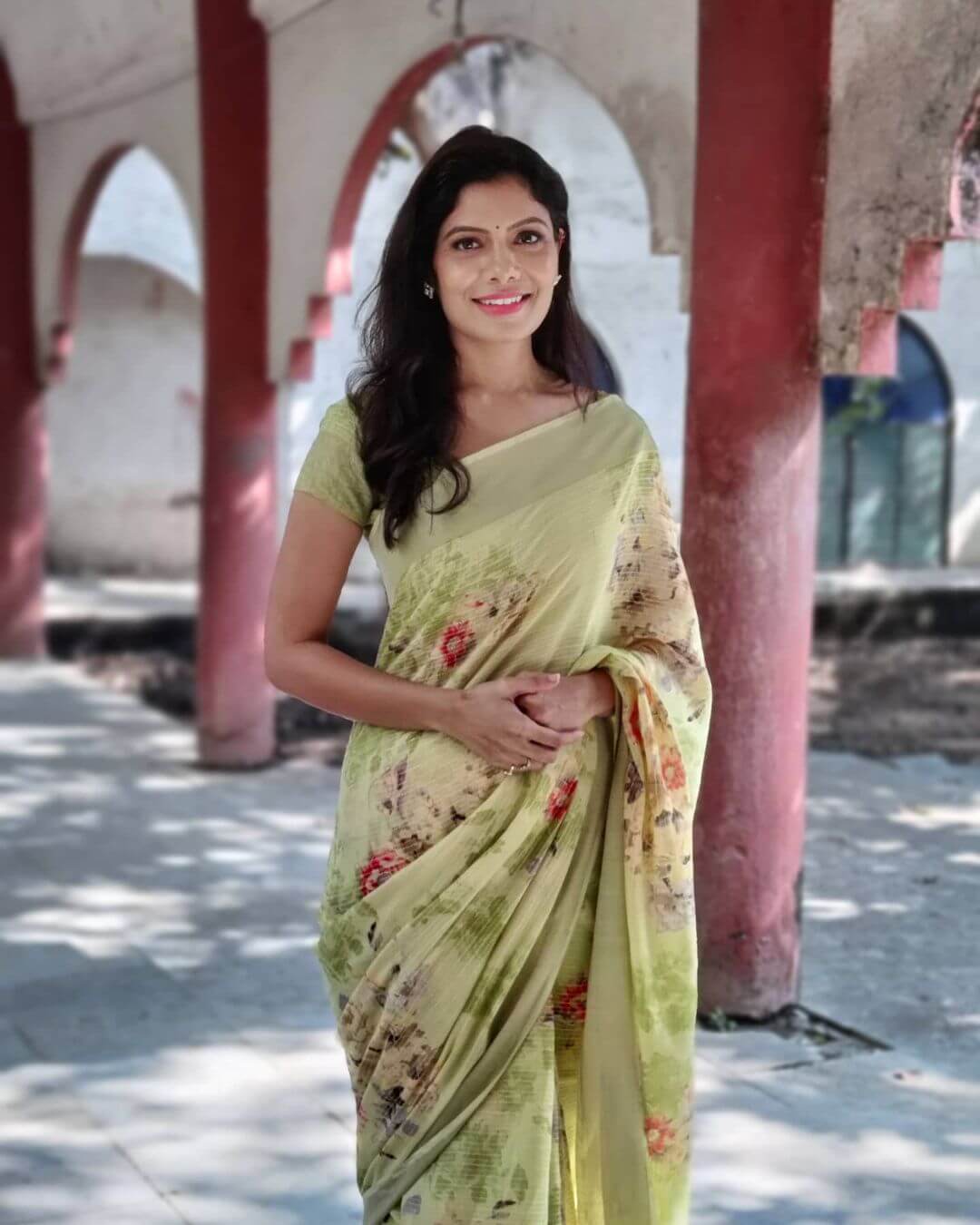 Suruchi Adarkar Elegant Look In Floral Print Green Saree Outfit