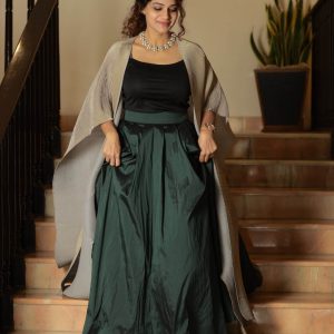 Urmila Kanetkar Gorgeous Outfits & Looks : Indo Western Looks 
