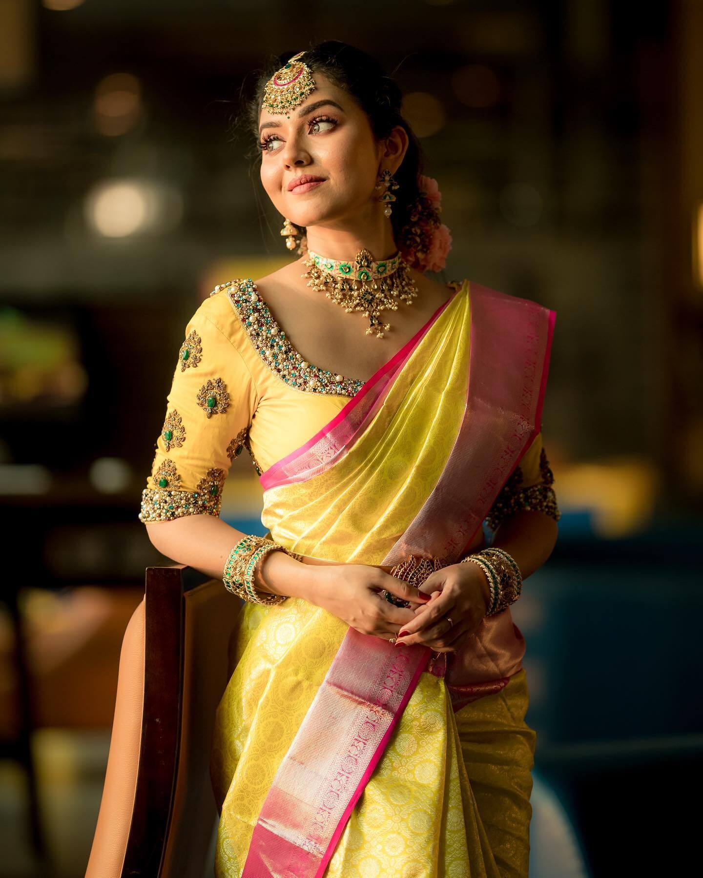Vidya Pradeep Slaying The Traditional Look In Yellow & Pink Saree With Meenakari Jewellery Set