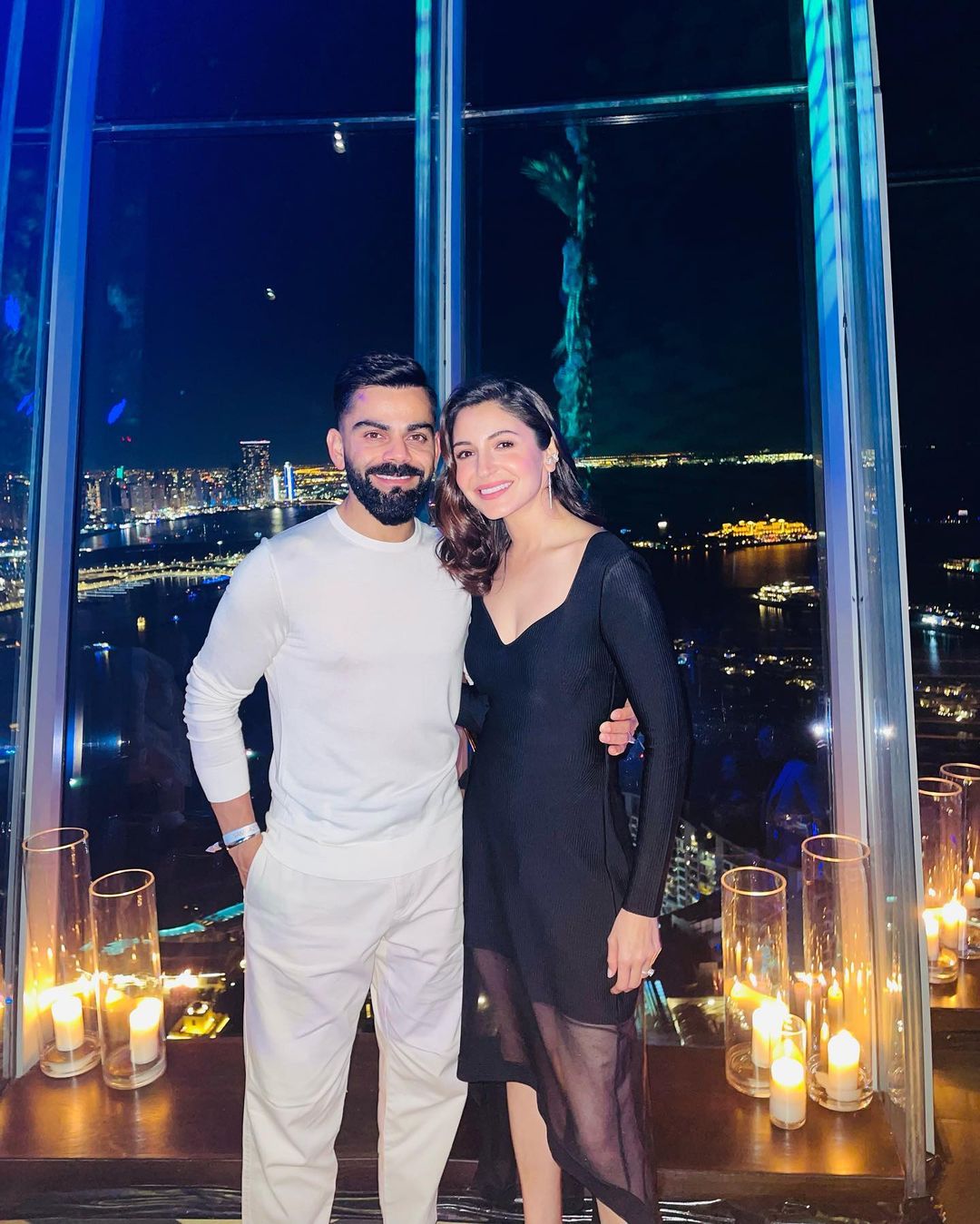 Virat Kohli Poses With Anushka Sharma On New Year's Eve