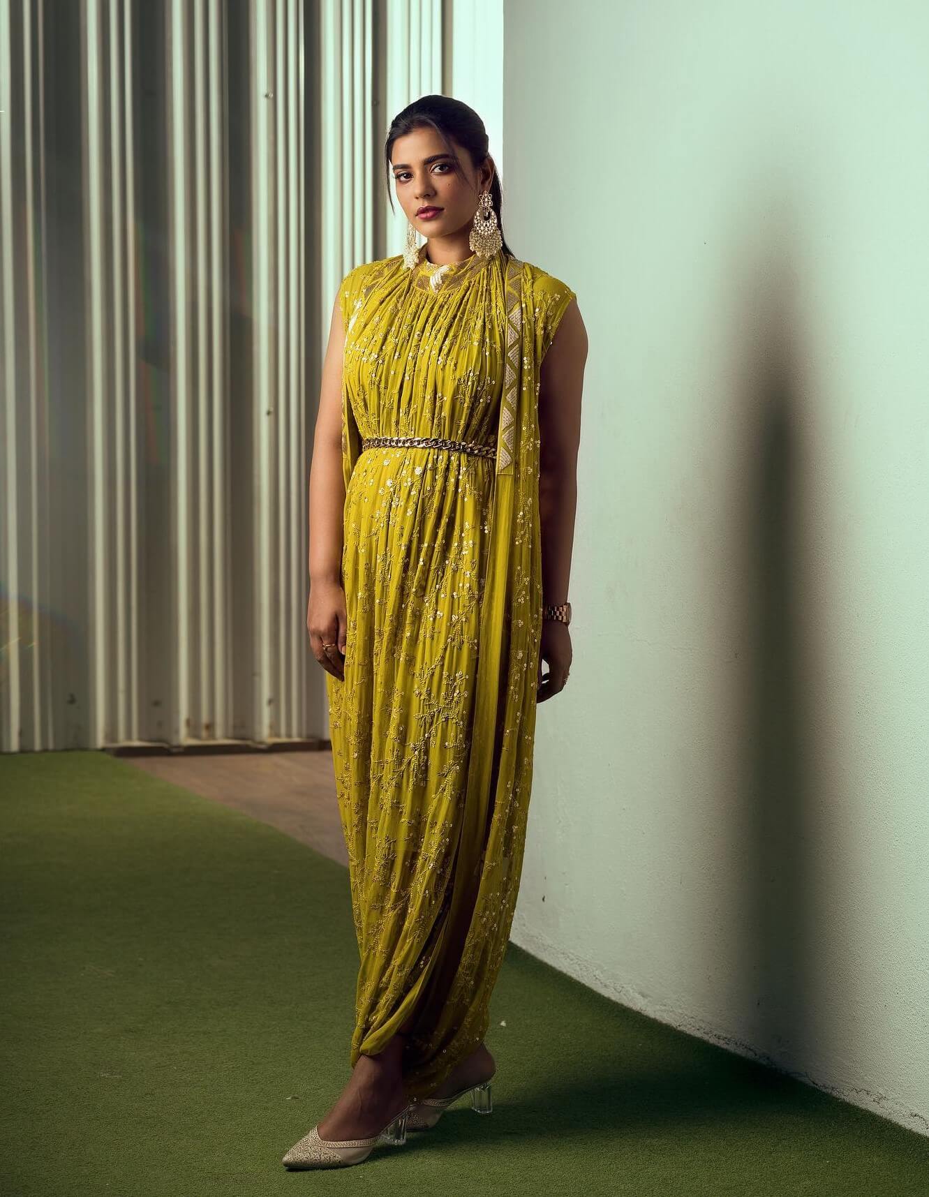Aishwarya Rajesh  In Green Dhoti Dress With Long Jacket Chic & Stunning Outfits Looks