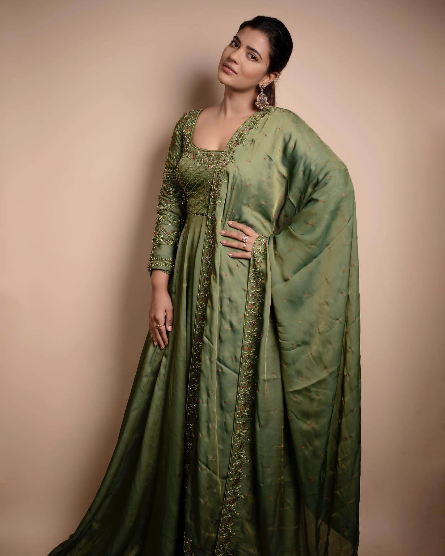 Aishwarya Rajesh In Olive Satin Gown Paired With Solid Olive Dupatta