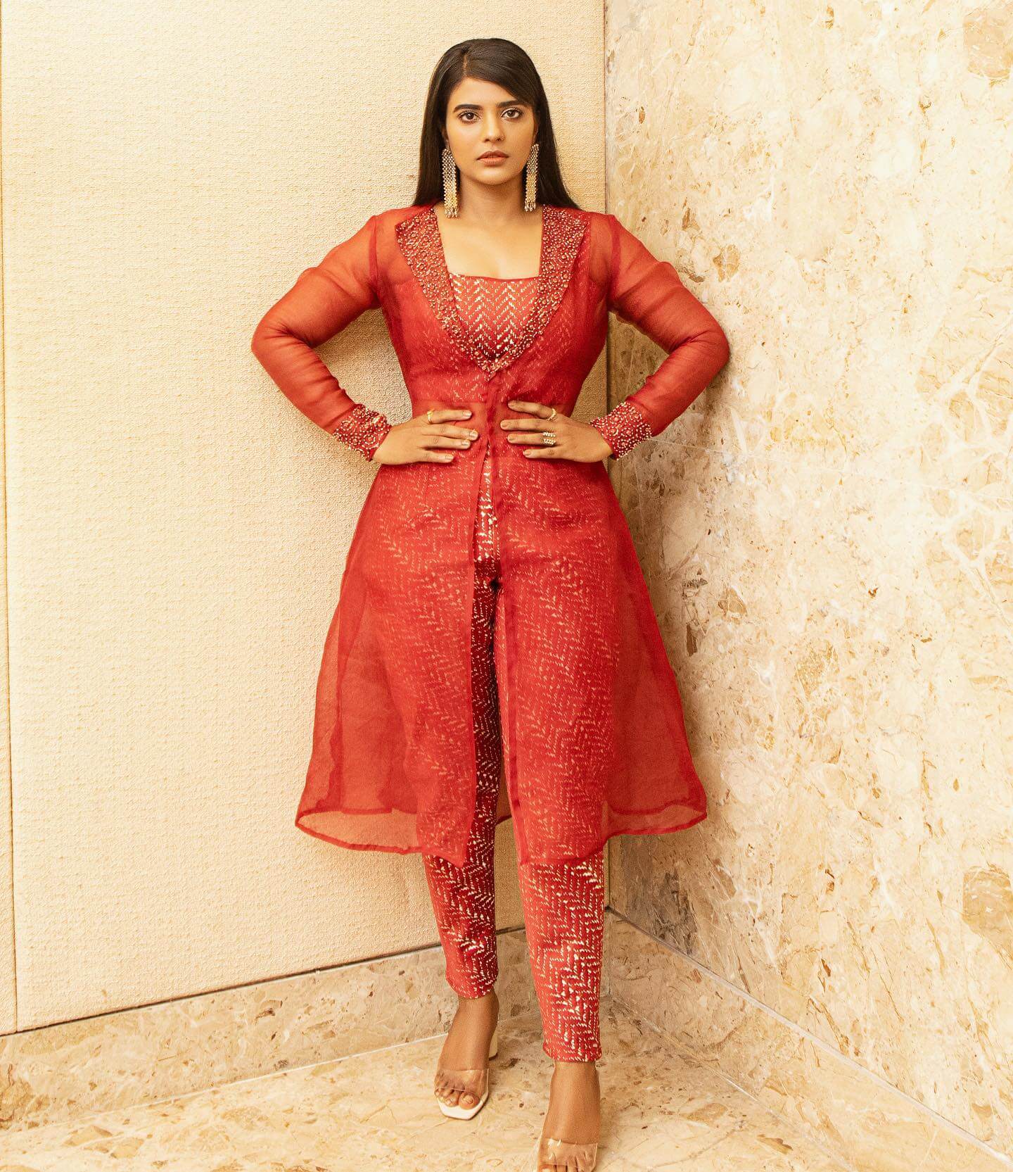 Aishwarya Rajesh In Red  Organza & Silk  Festive Chic & Stunning Outfits Looks