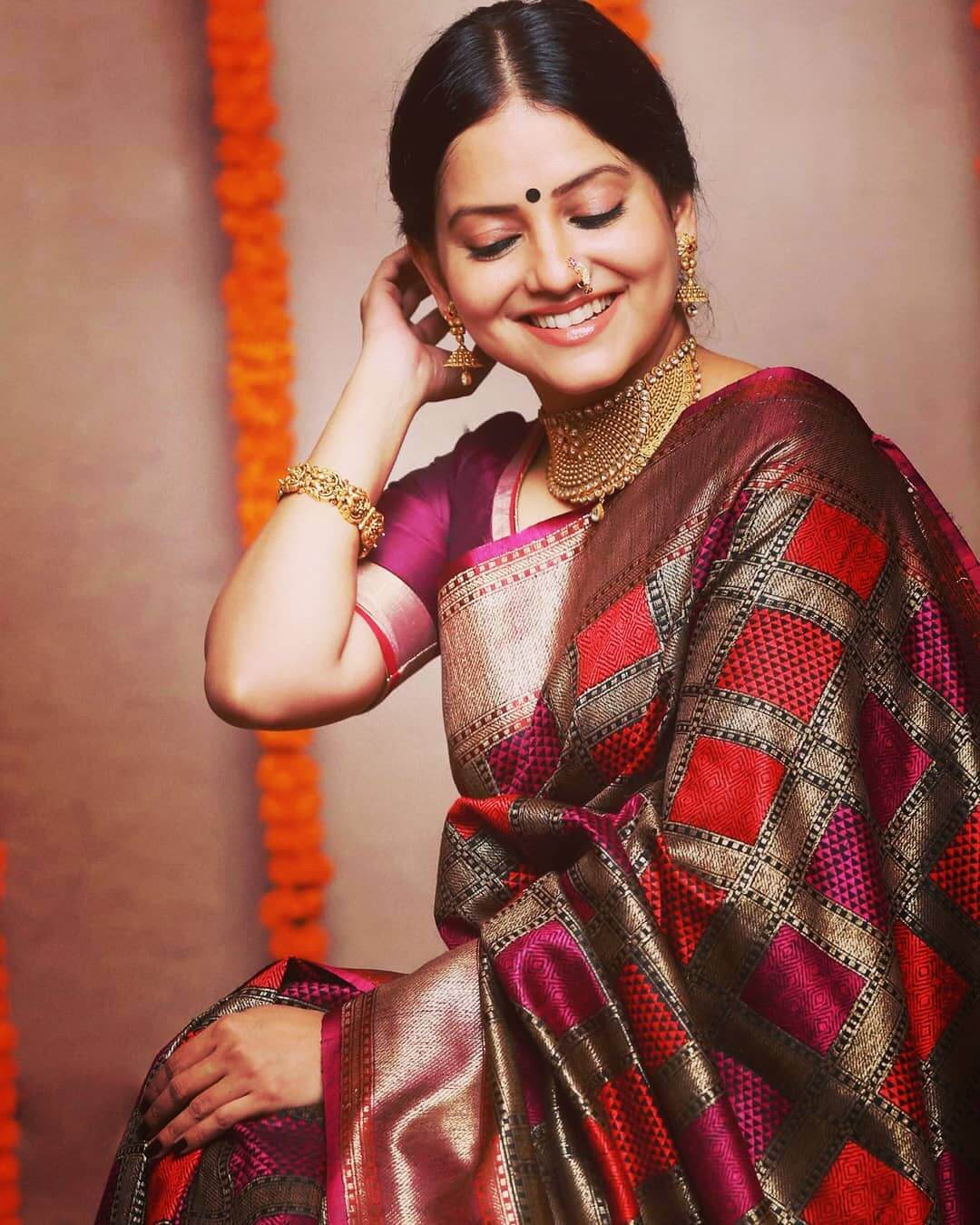 Kadambari Kadam Outfit Look Beautiful In Traditional Saree Look With Gold Jewellery