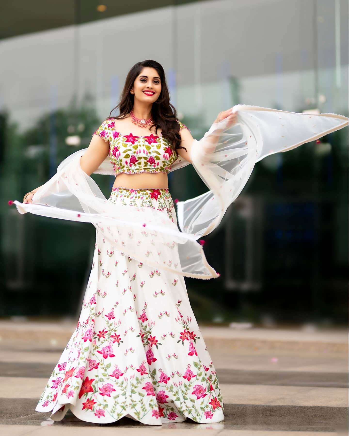 Surbhi Puranik In White Floral Print Lehenga Lovely Outfits & Pretty Looks