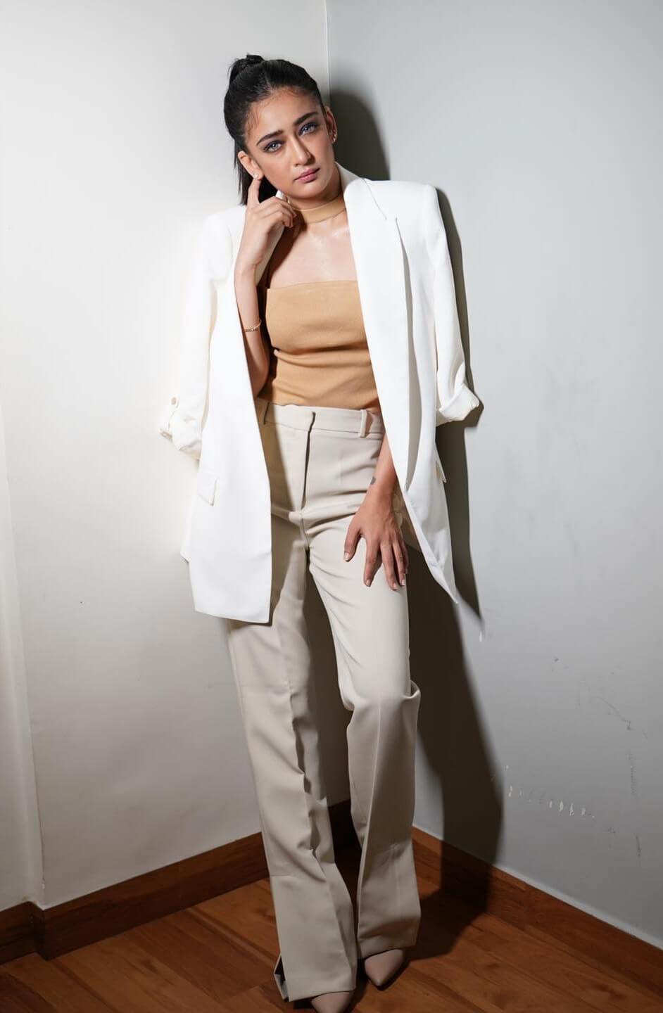 Akshara Haasan Chic & Classy Look In White Suit With Sleek Ponytail