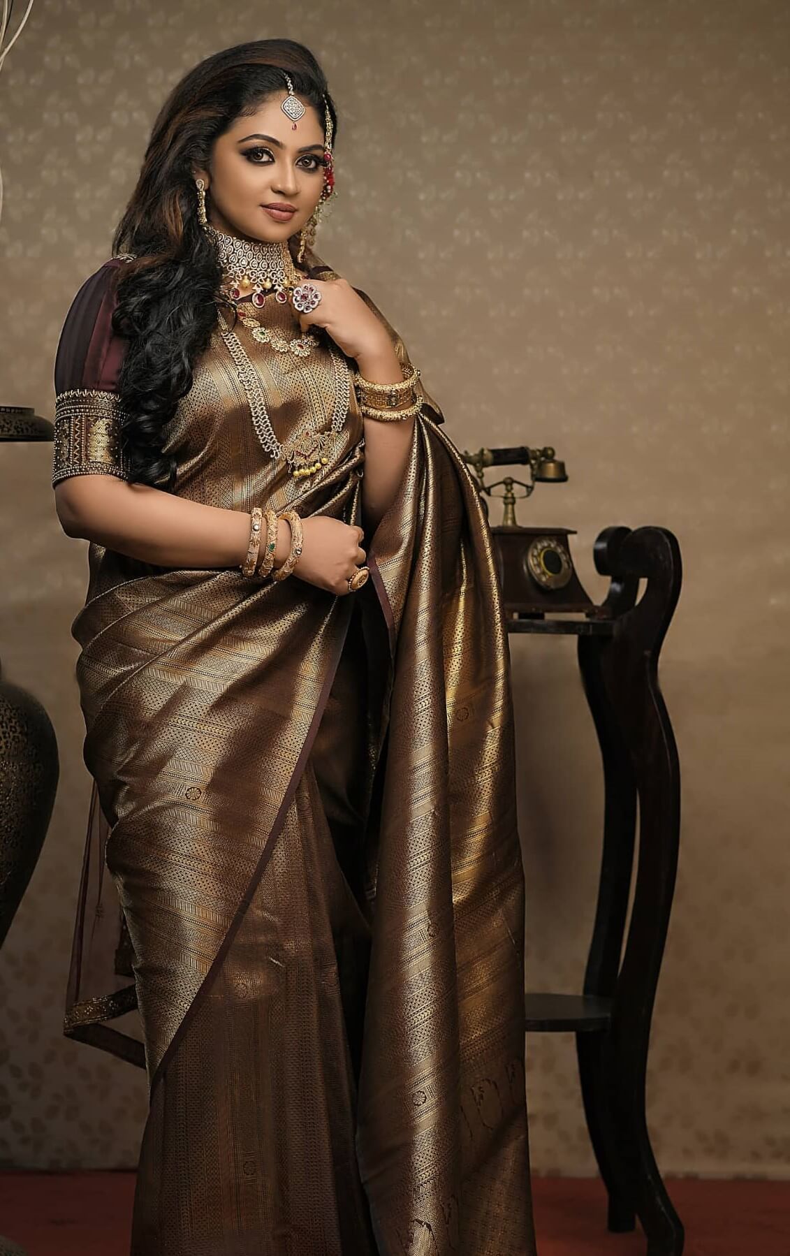 Arundhathi Nair In Look Golden Metallic Silk Saree With Diamond Jewellery Perfect Bridal Reception Look