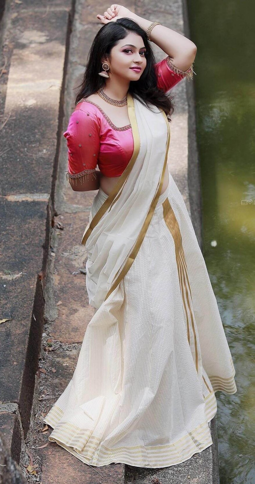 Arundhathi Nair In Traditional Off White & Golden Lehenga Saree Paired With Pink Blouse