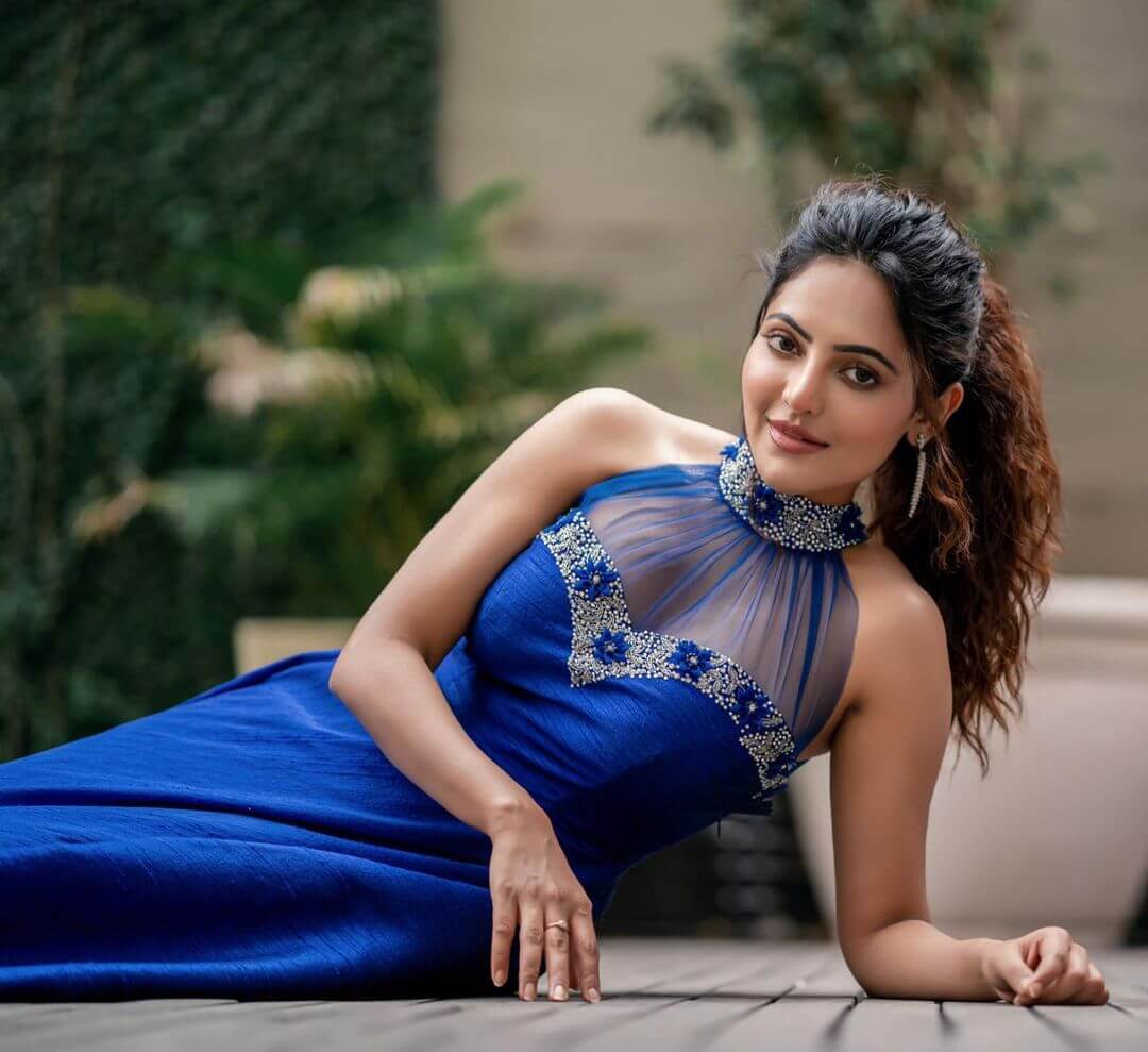 Athulya Ravi Look Hot & Beautiful In Blue Halter Neck Net & Silk Dress