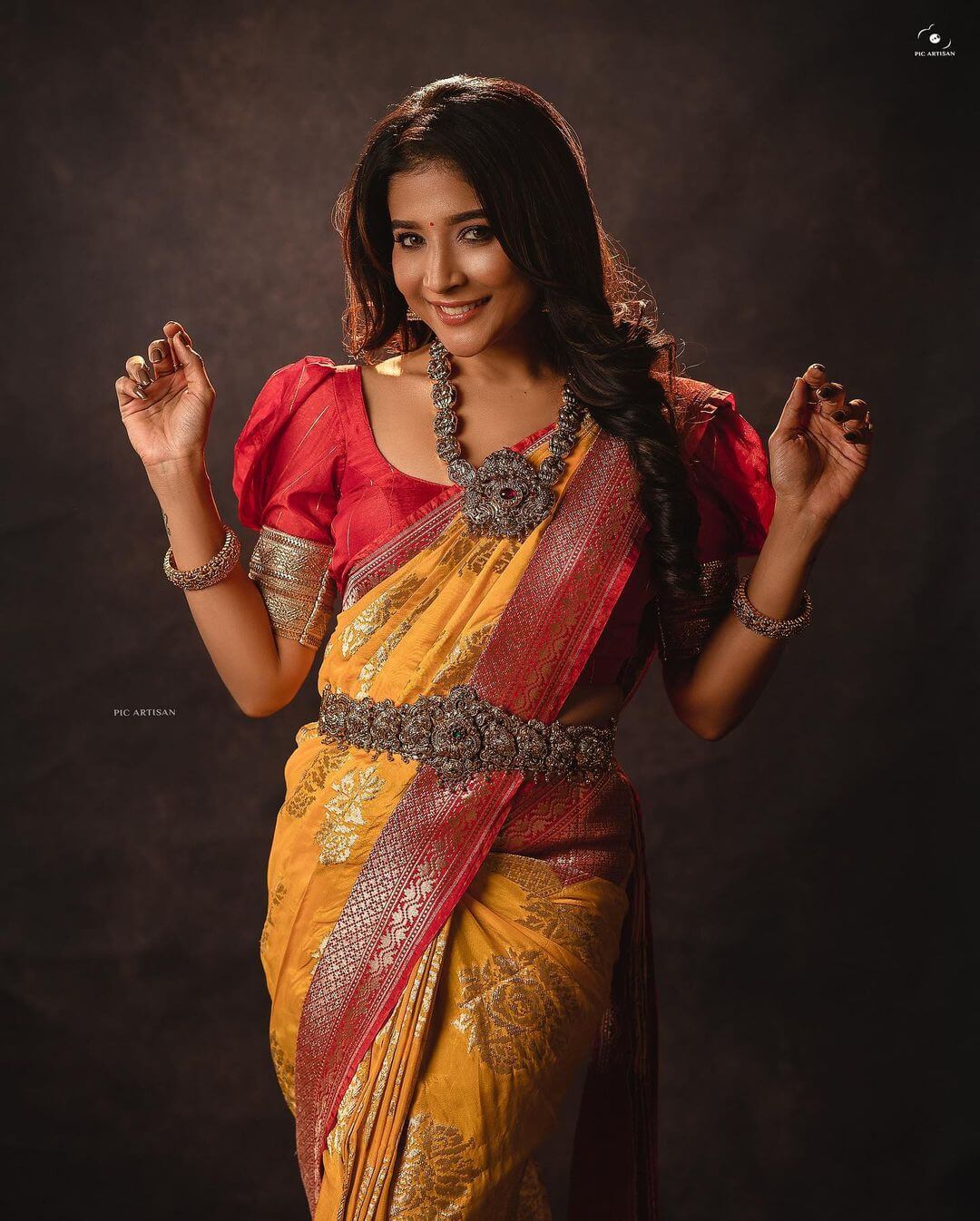 Beautiful Sakshi Agarwal  Traditional South Indian Bridal Look In Yellow & Red Saree With Gold Heavy Jewellery