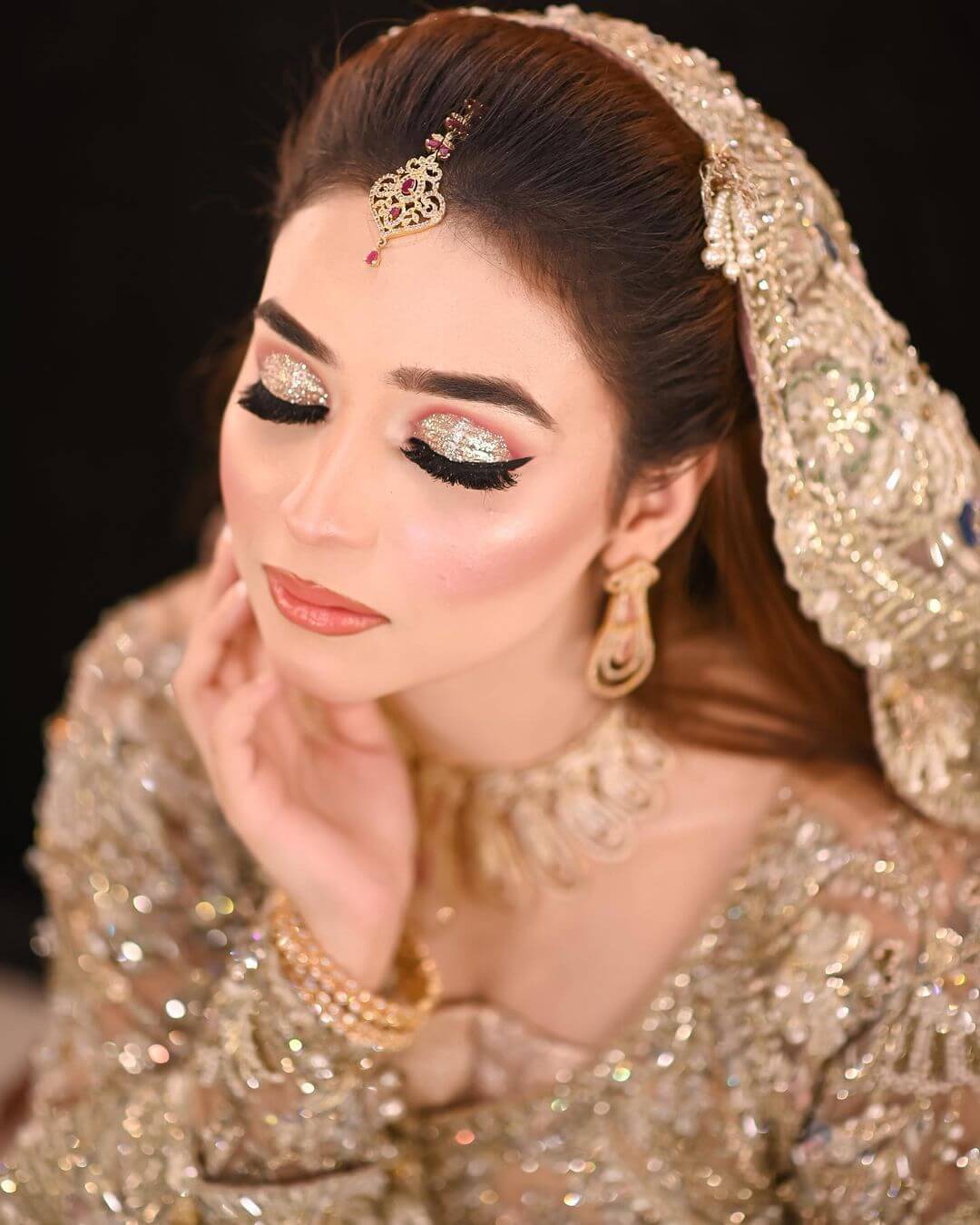 Dazzling Glittery Eye Makeup for Your Special Day