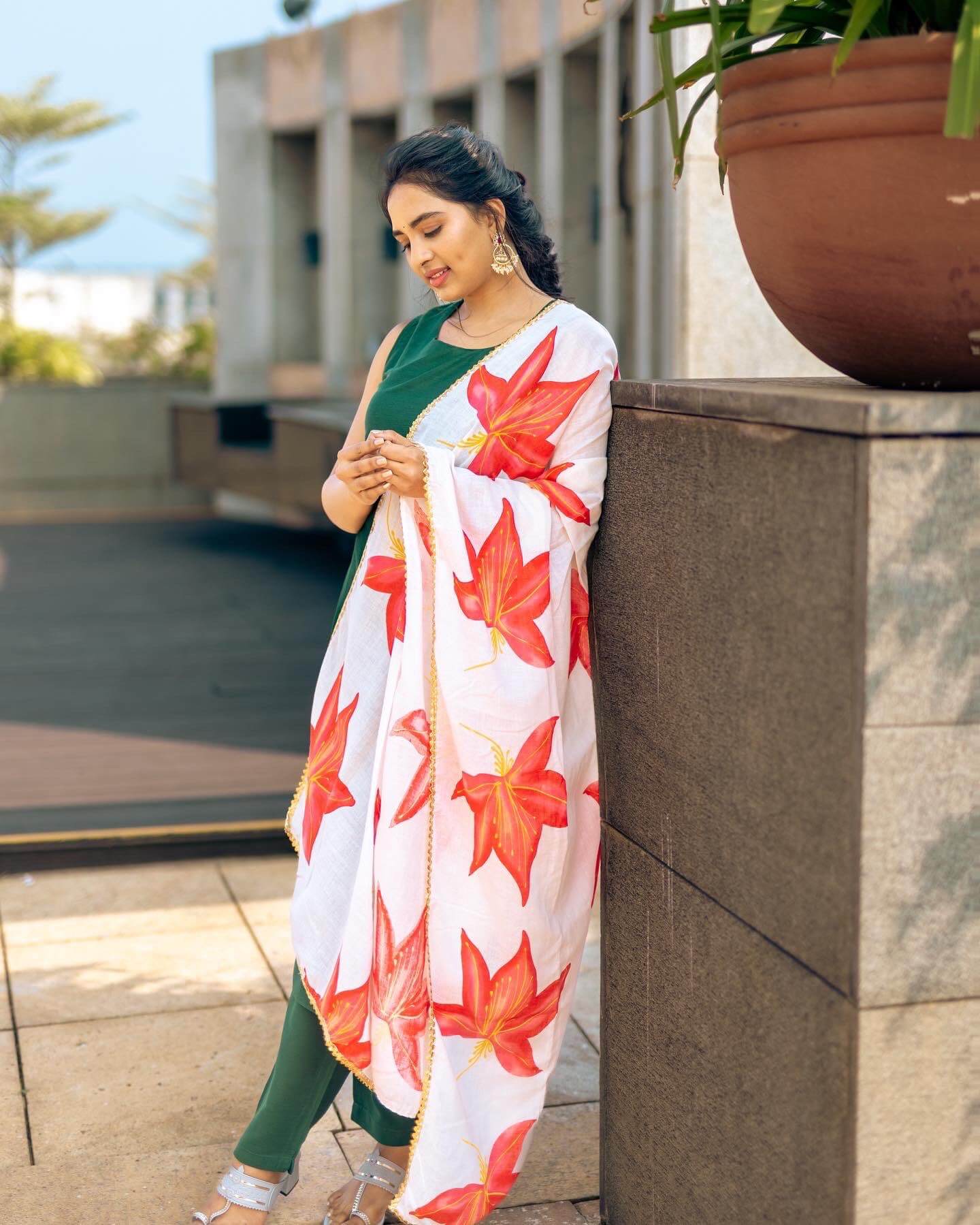 Desi Girl Srushti Dange In Green Kurta Set Paired With White Floral Print Dupatta Fabulous Outfits & Looks