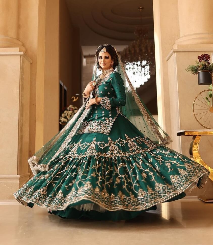 Glorious Glamour: An Elegant Muslim Bride's Stunning Wedding Look