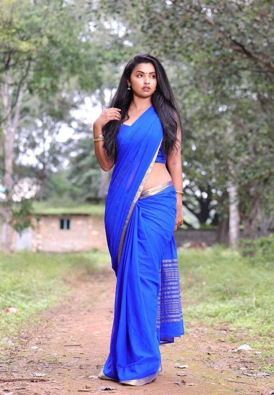 Gorgeous Anicka Vikraman In Blue Golden Border Saree With Sleeveless Blouse