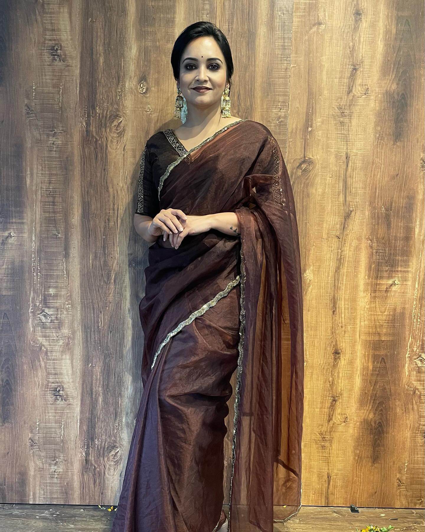 Gorgeous Lenaa Kumar In Brown Orgenza Silk Saree With V-Neck Blouse