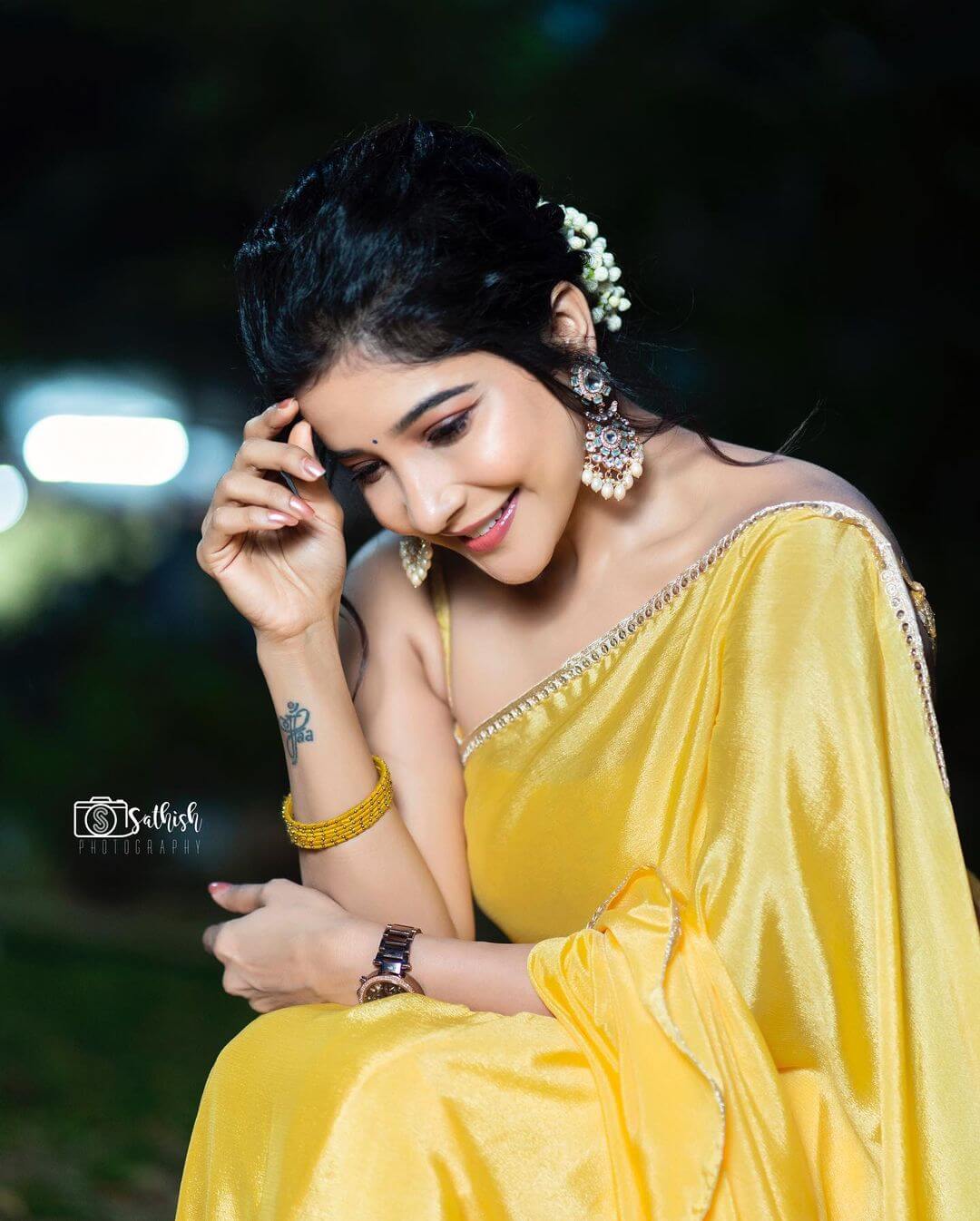 Gorgeous Sakshi Agarwal In Bright Yellow Solid Saree With Sleeveless Blouse Perfect Bridesmaid Look