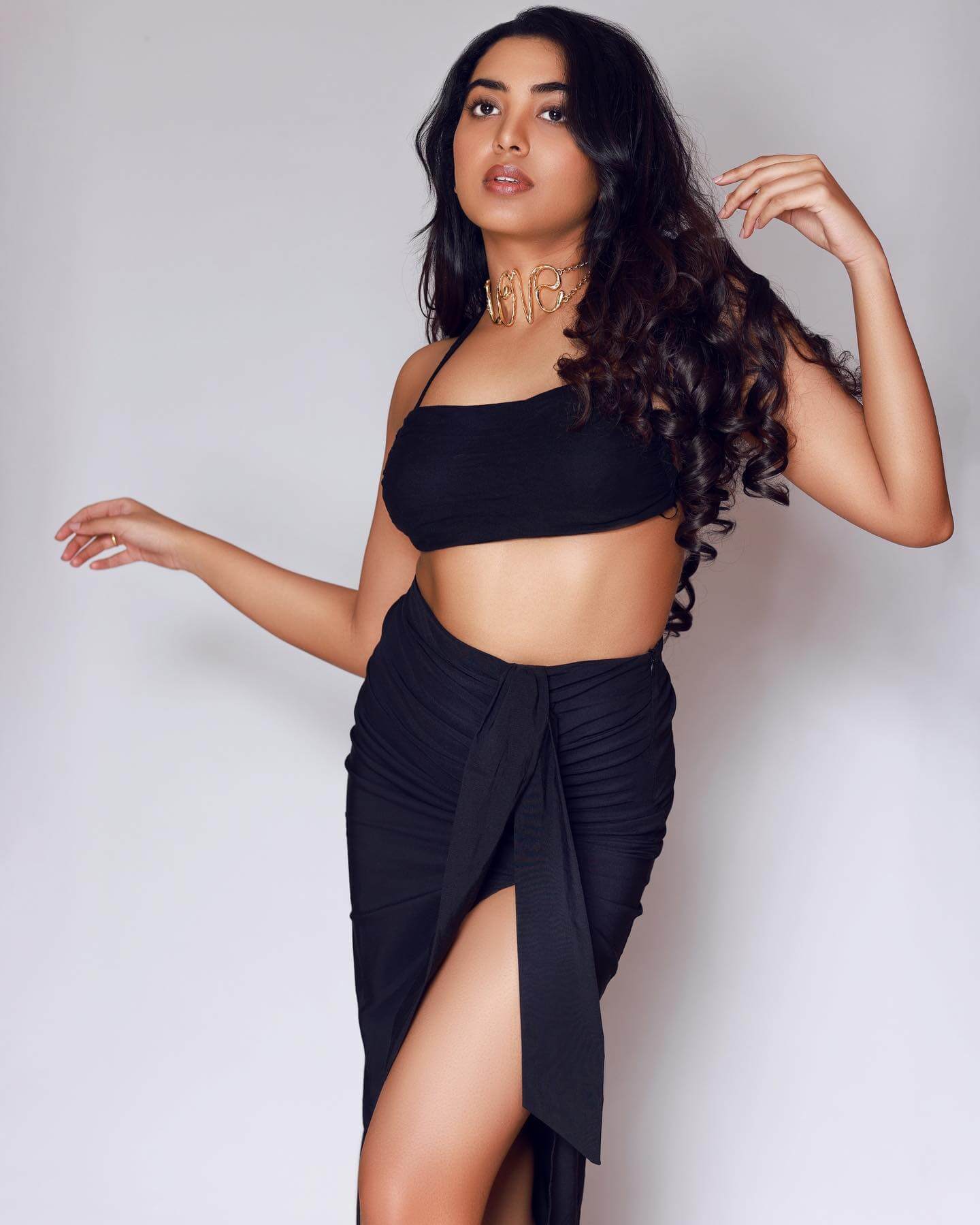 Hotness Alert! Shivathmika Rajashekar In Black Crop Top & Black Skirt