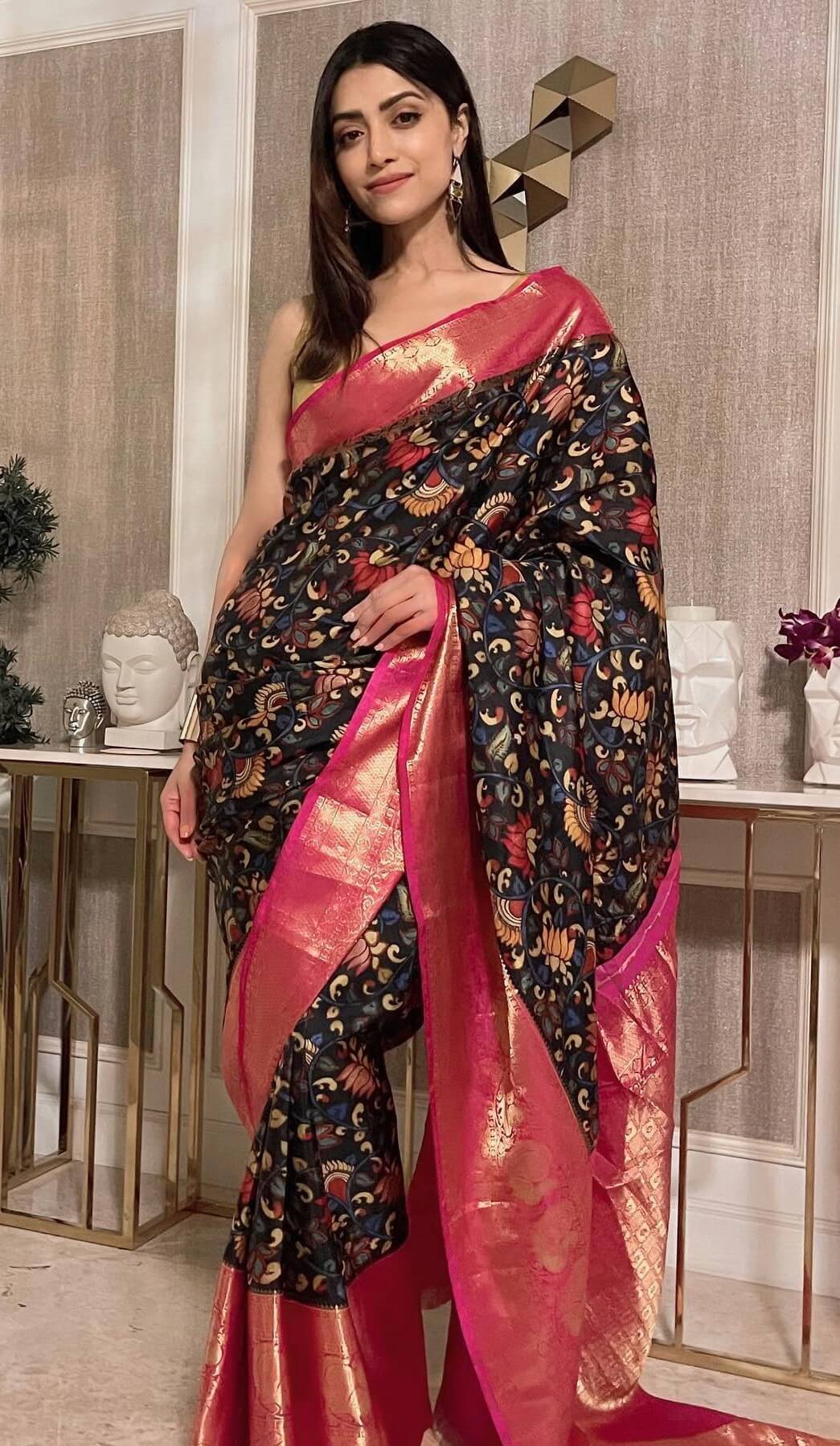 Mamta Mohandas In Black & Pink Printed Silk Art Work Saree