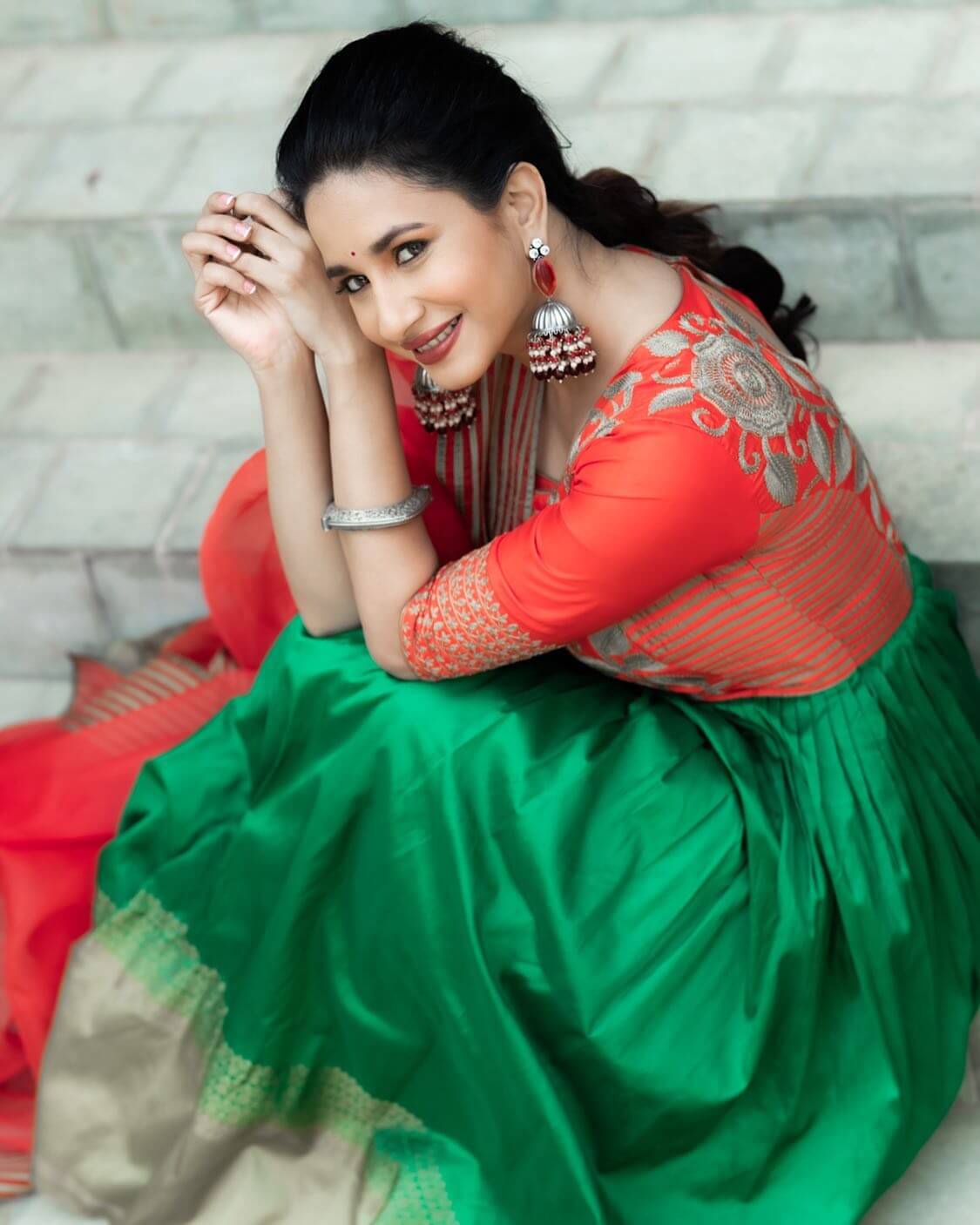 Manvitha Kamath Pretty Look In Red & Green Zari Woven Gown Paired With Red Dupatta